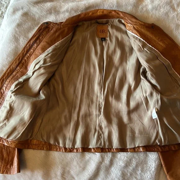 Gorgeous Banana Republic fully-lined leather jacket - Picture 3 of 4